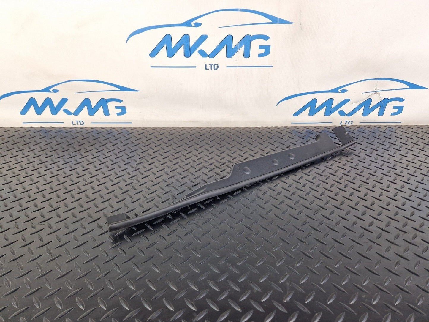 16-24 AUDI A5 F5 CONVERTIBLE RIGHT FENDER PROTECTION COVER 8W6820582E