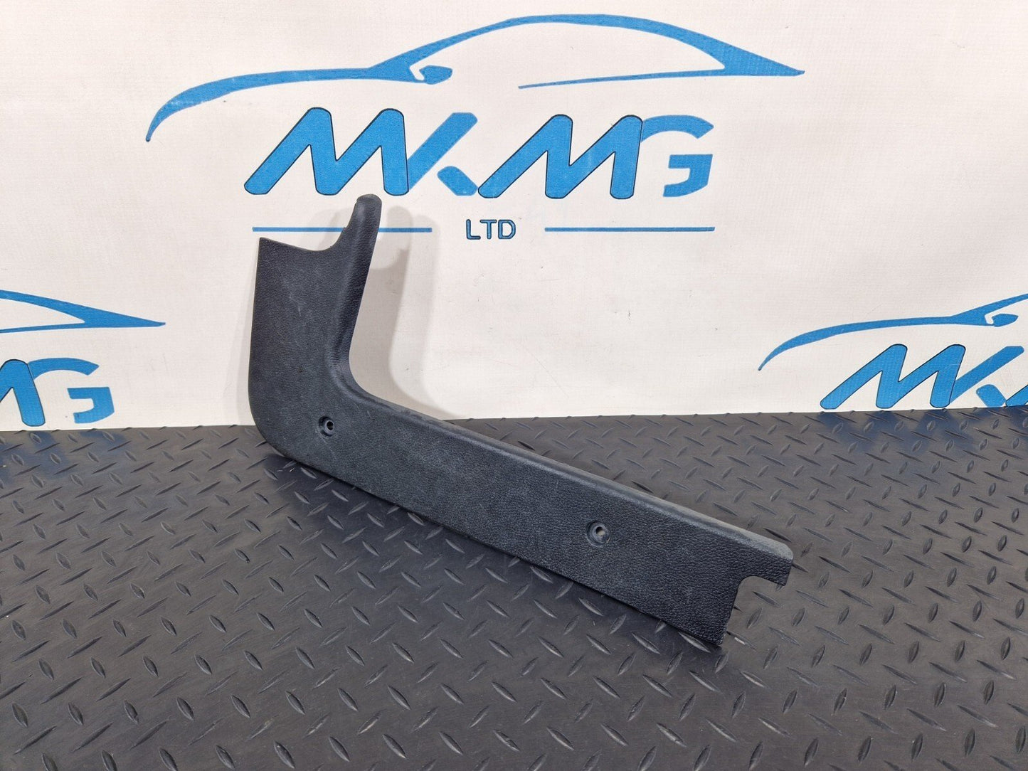 18-ON MERCEDES SPRINTER W907 W910 FRONT RIGHT DOOR ENTRANCE TRIM A9106863400