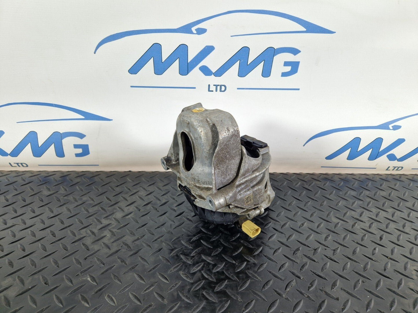 Audi Unknown Part Type 4M0199372FH