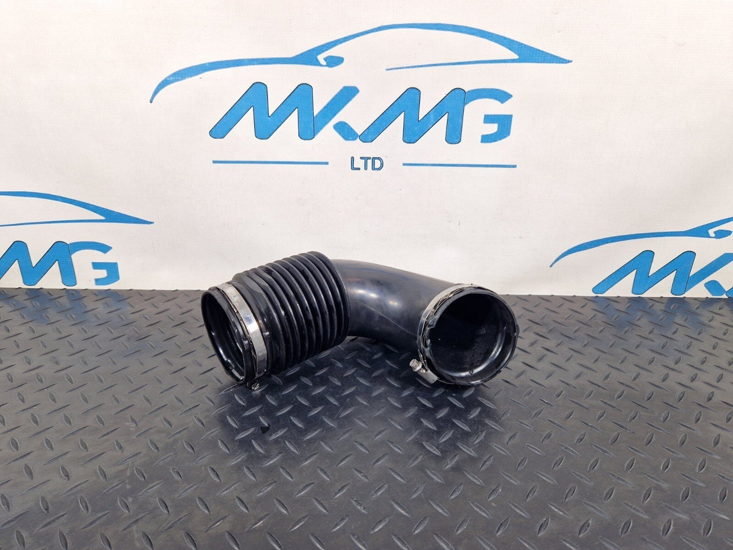 14-23 MERCEDES BENZ VITO W447 2.1d GENUINE AIR INTAKE PIPE 70548449