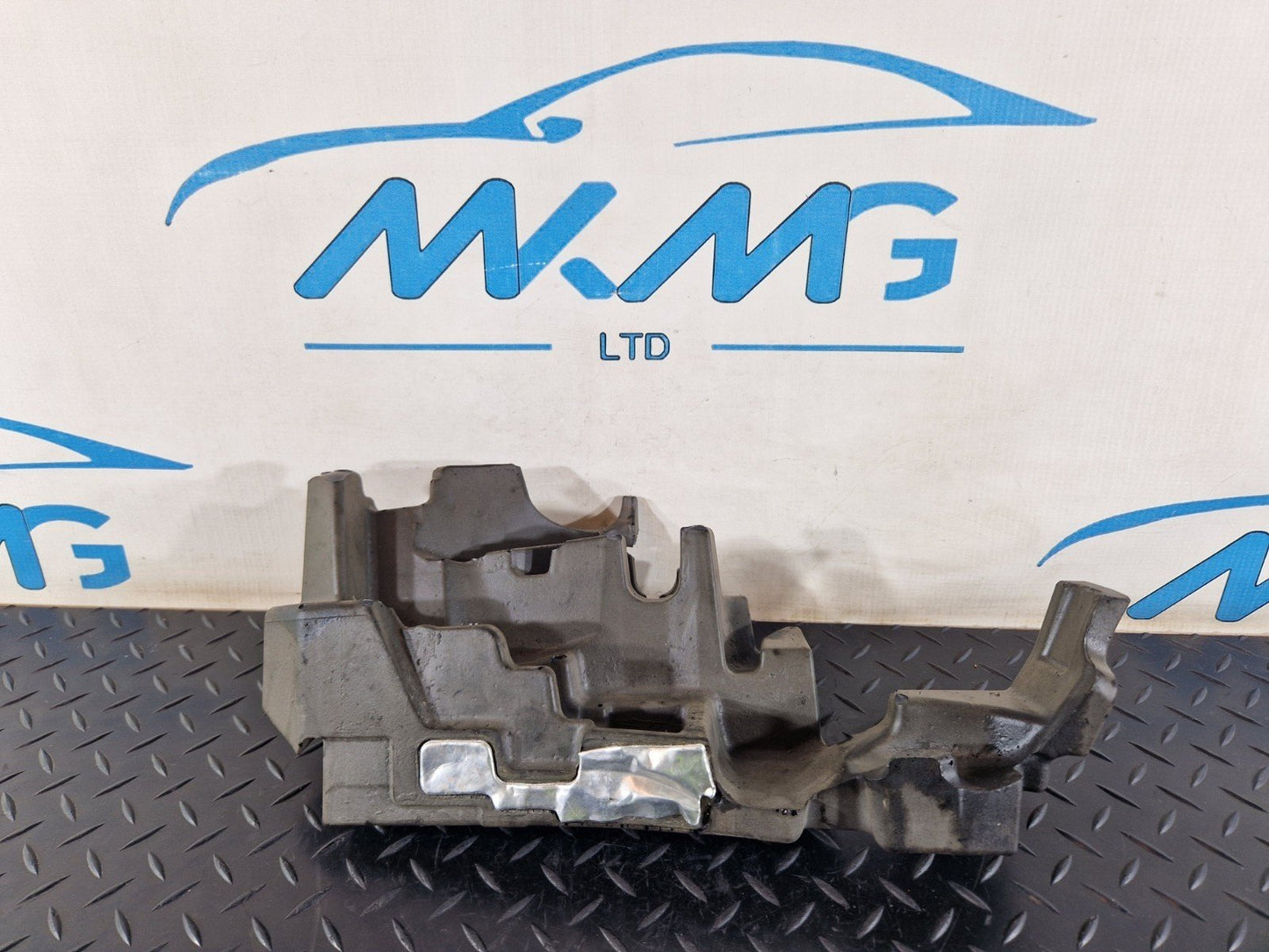 19-ON RANGE ROVER EVOQUE L551 DAMAGED INSULATOR CYLINDER HEAD COVER M8D26N041AB
