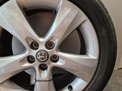Vauxhall Astra MK6 (J) (A3400) 17" Alloy Wheel with Tyre 225/50/17 ~4mm