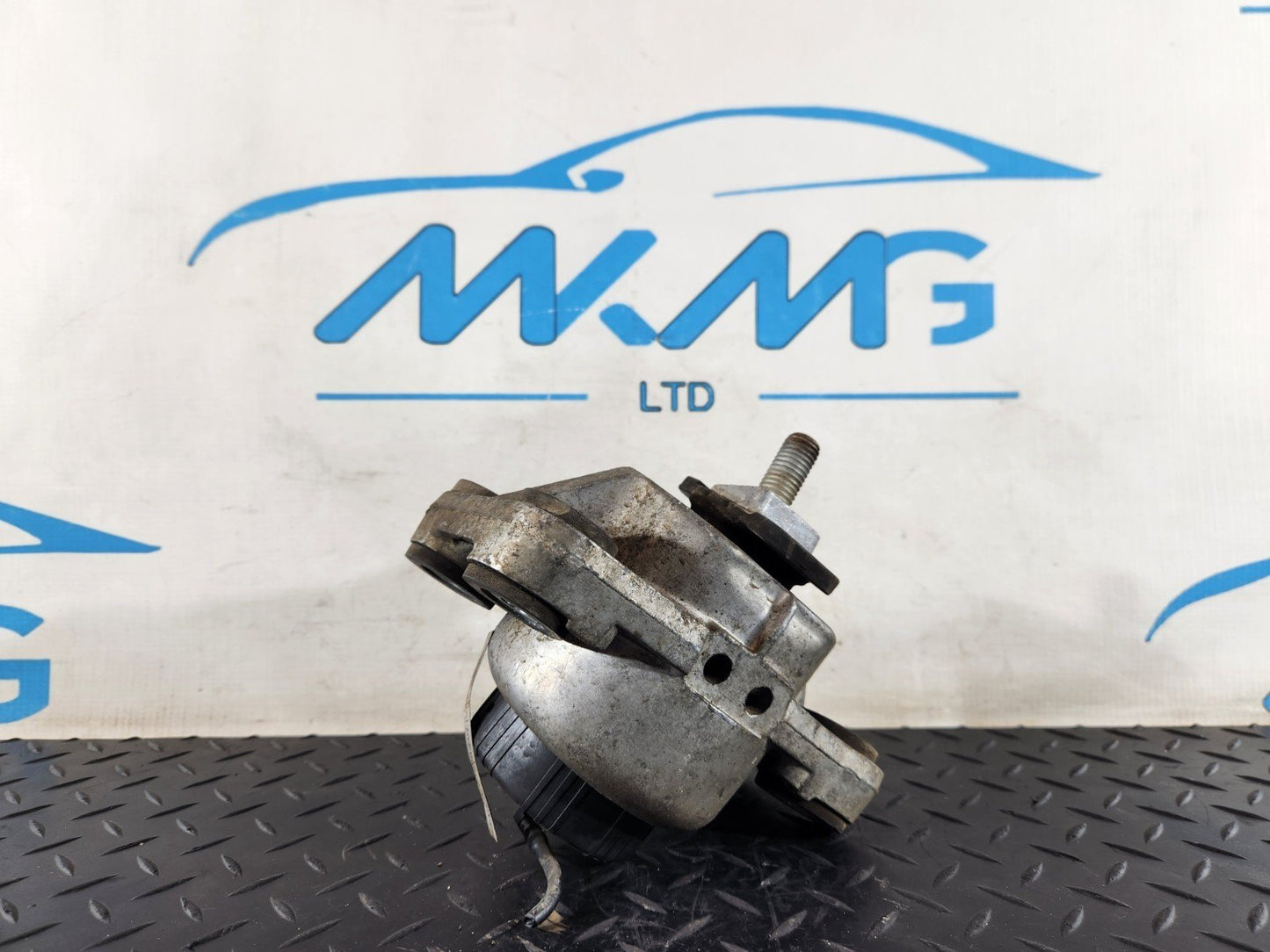 13-23 RANGE ROVER SPORT L494 LOWER LEFT SIDE  ENGINE MOUNT DPLA-6A003BC