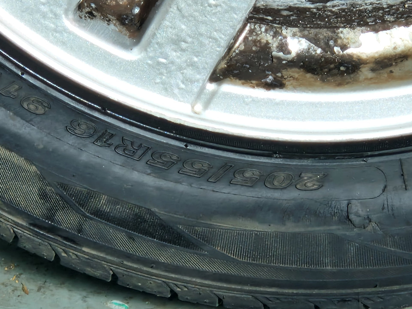 Volkswagen Golf V5 16" Alloy Wheel with Tyre 7mm 205/55/16 1J0601025F