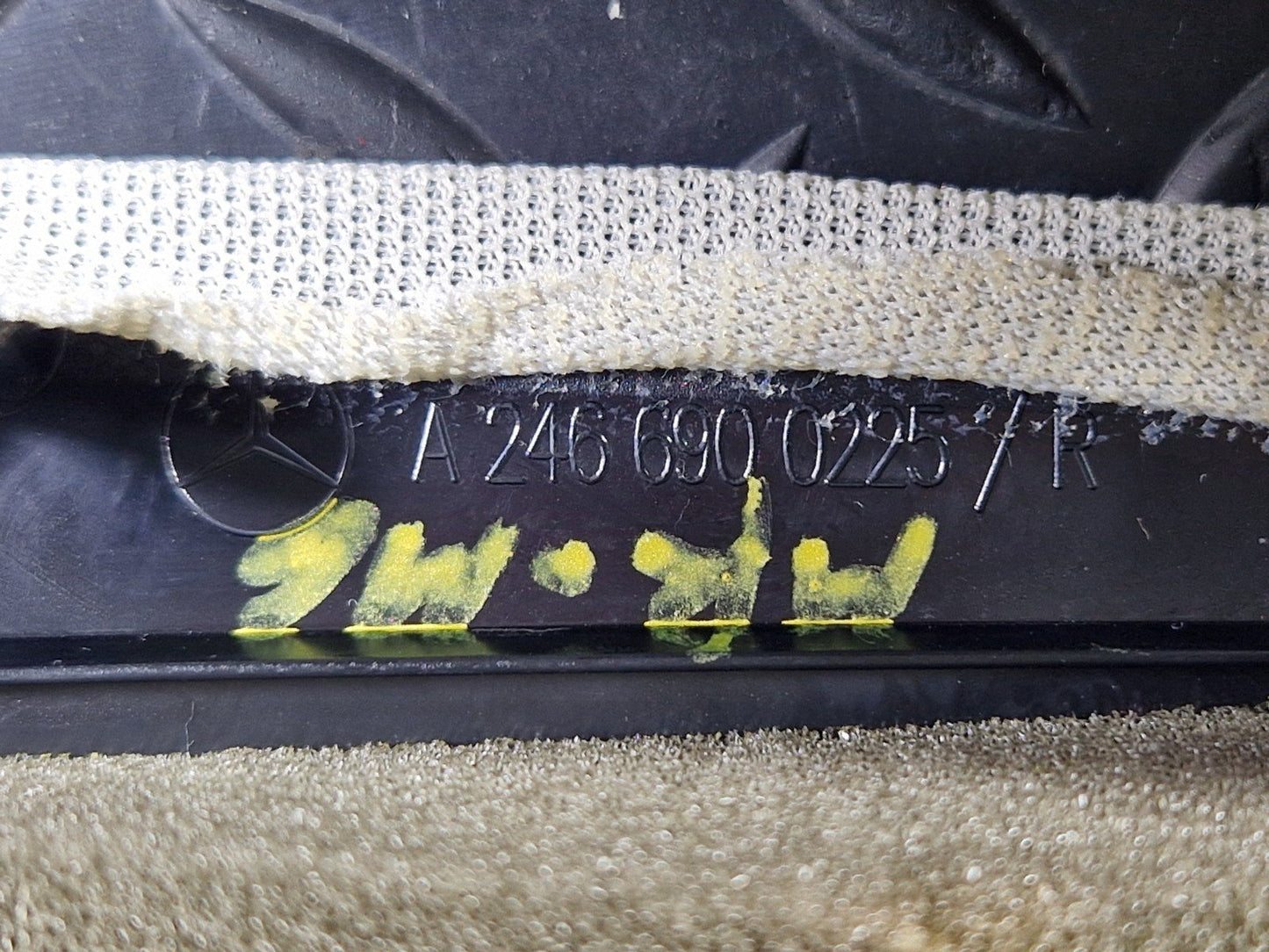 12-18 MERCEDES BENZ B-CLASS W246 FRONT RIGHT SIDE A PILLAR TRIM A2466900225