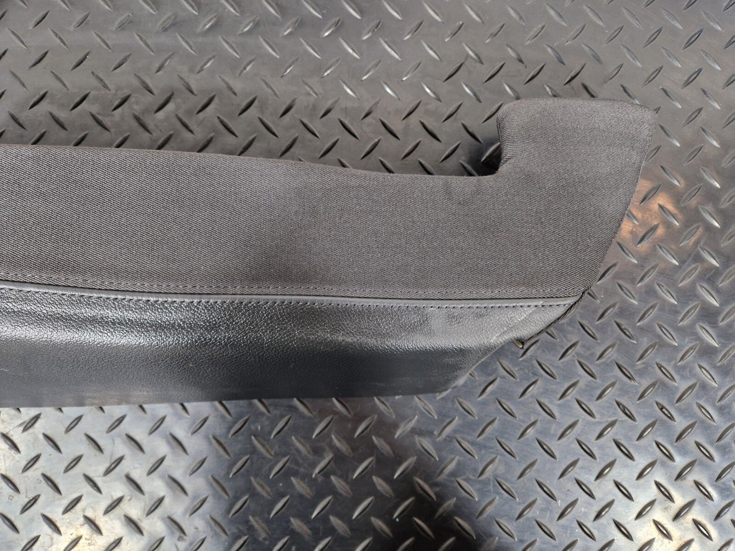 12-18 AUDI A6 C7 REAR SEAT BOLSTER SIDE LEFT PASSENGER 4G085703A