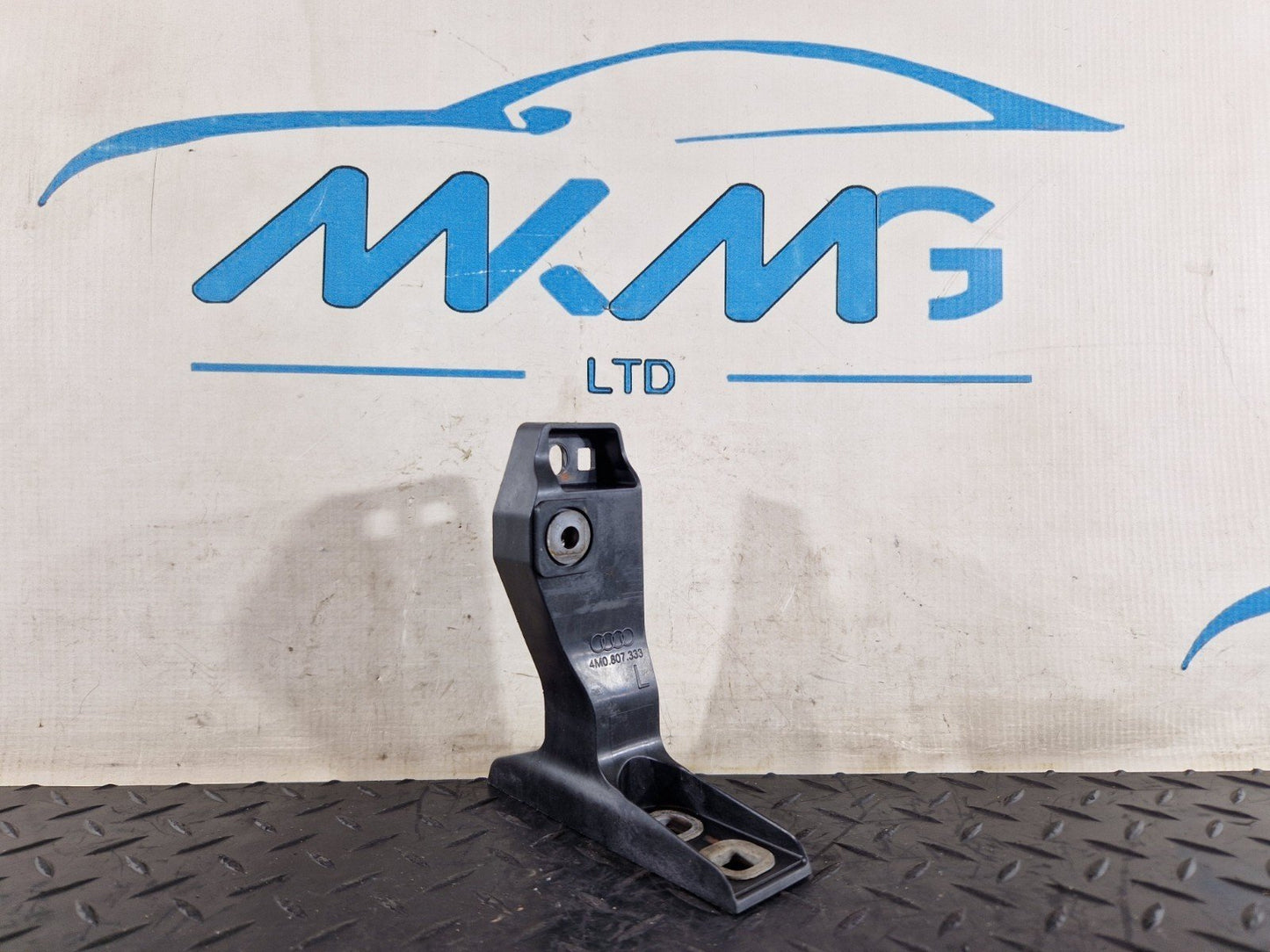 16-20 AUDI Q7 4M FRONT LEFT N/S BUMPER BRACKET MOUNT 4M0807333