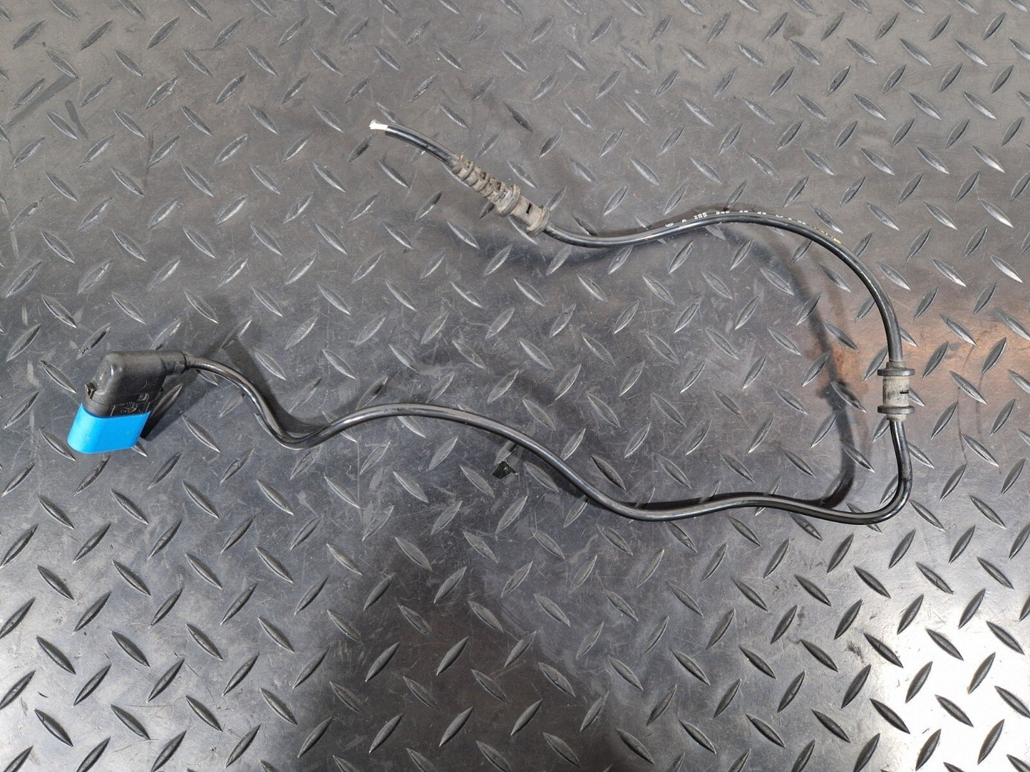 14-21 MERCEDES-BENZ C250D W205 OEM FRONT RIGHT ELECTRIC BRAKE WIRING A2055403406