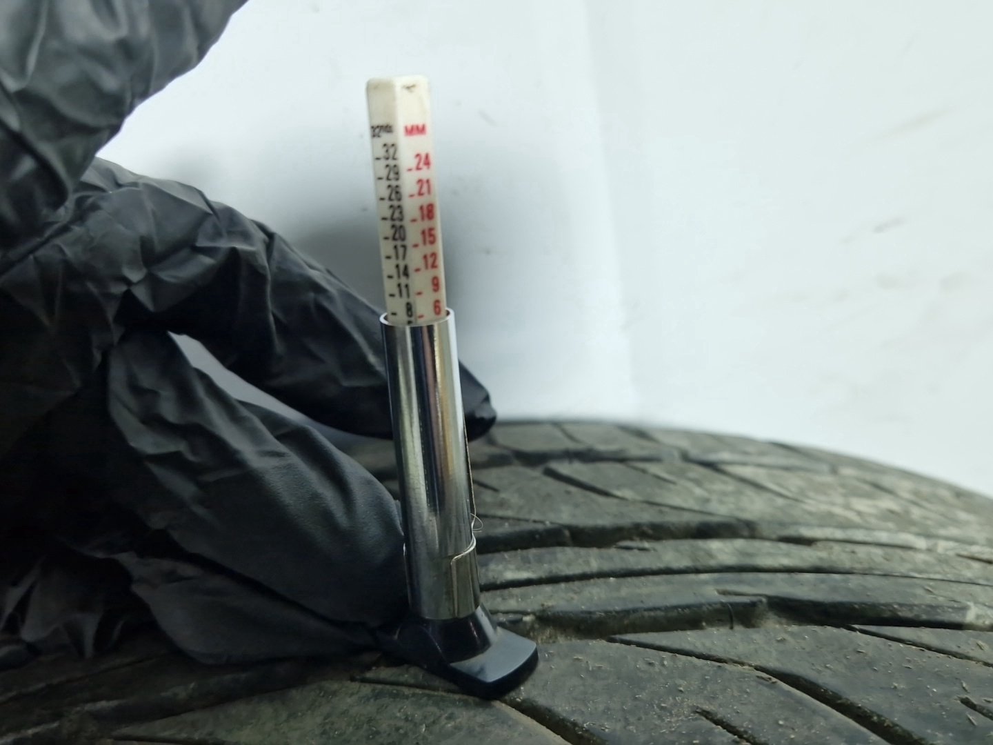 Audi A6 Quattro MK3 (4F)(C6) Alloy Wheel with Tyre 225/55/16 ~5mm 4F0601025AJ