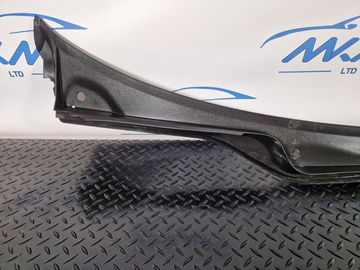10-18 AUDI A7 4G S-LINE FRONT WINDSCREEN SCUTTLE PANEL WIPER COVER 4G8819403