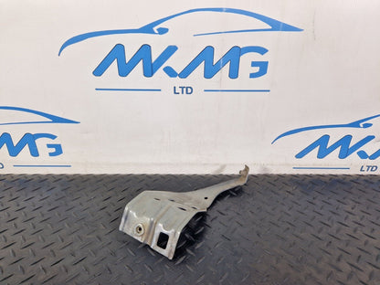 19-ON MERCEDES BENZ B CLASS W247 FRONT RIGHT SIDE WING BRACKET A2478810300