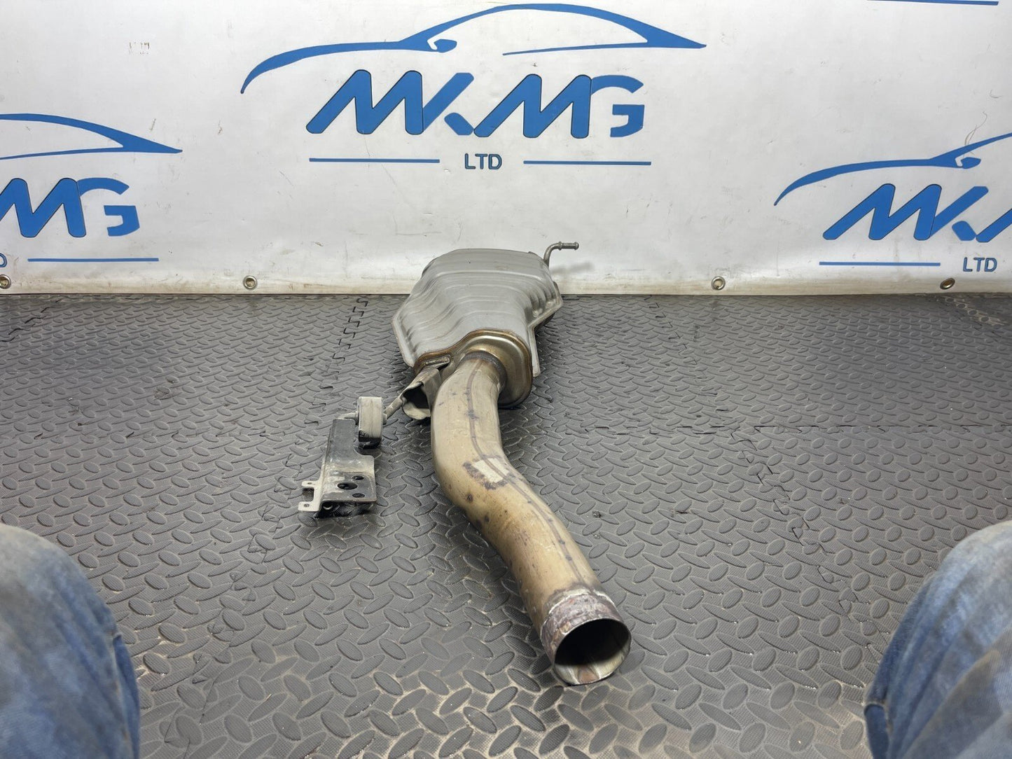 16-19 AUDI A4 B9 2.0TDI S-LINE EXHAUST SILENCER 8W0253411R