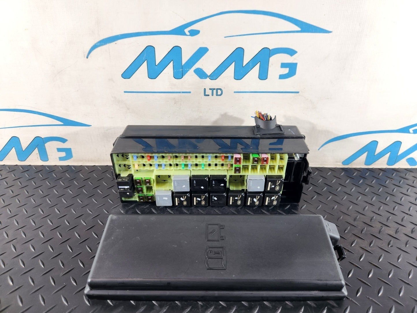 13-23 RANGE ROVER SPORT L494 FUSE RELAY BOX FPLA-14K016-AA