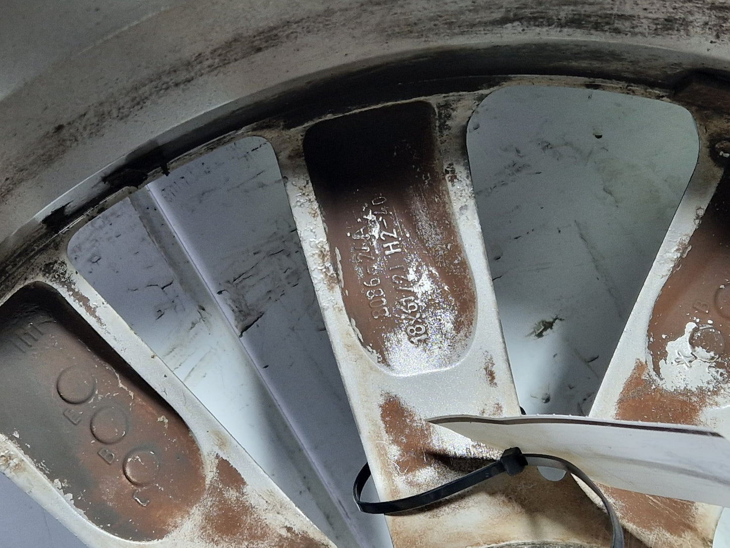 2012 Nissan Qashqai+2 MK1 FL (J10) - Alloy Wheel with Tyre
