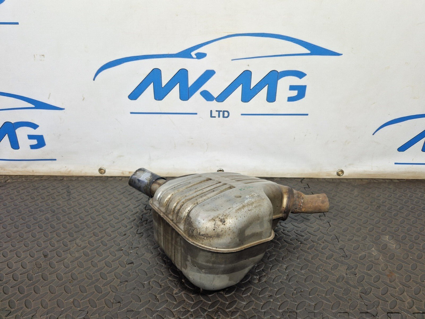 16-ON AUDI B9 REAR EXHAUST MUFFLER SILENCER 8K0253611K BY32021417CZ