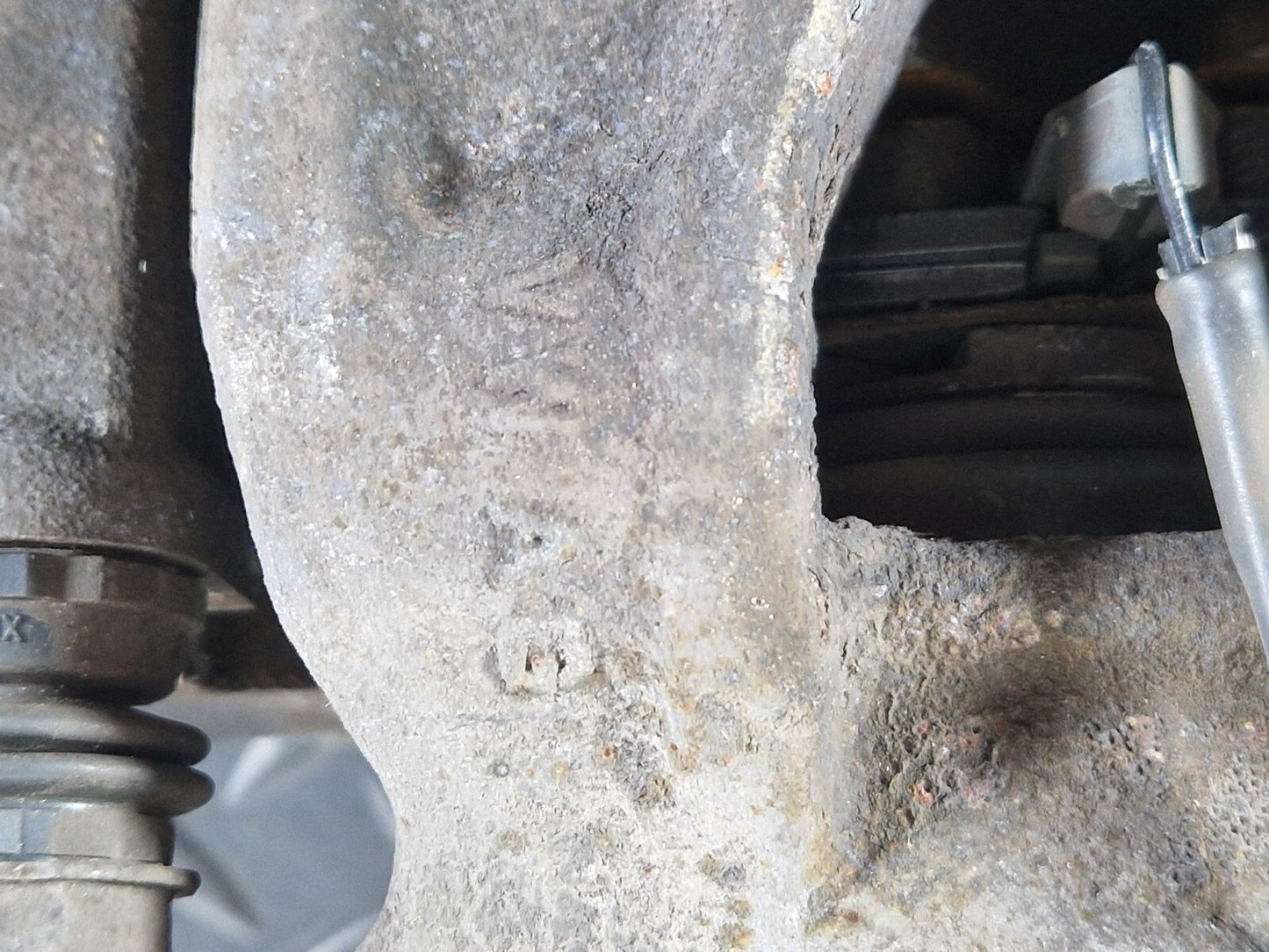 16-19 AUDI A4 AVANT B9 S-LINE REAR RIGHT O/S ELECTRIC BRAKE CALIPER 32355763