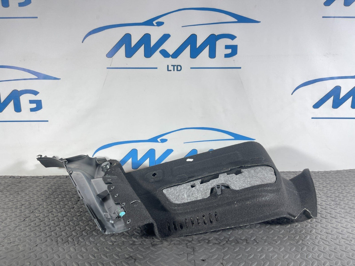 12-18 MERCEDES A-CLASS W176 GENUINE RIGHT DRIVER SIDE BOOT PANEL A1766900141