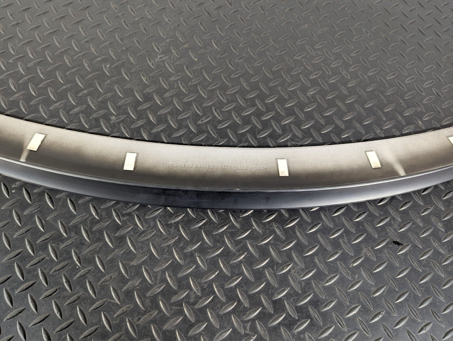 13-19 MERCEDES BENZ CLA C117 REAR SPOILER IN SILVER