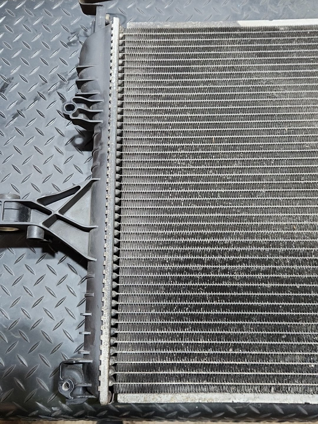 Volvo S60 2.4L Diesel 120kw D5244T Genuine Air Conditioning Rad Radiator