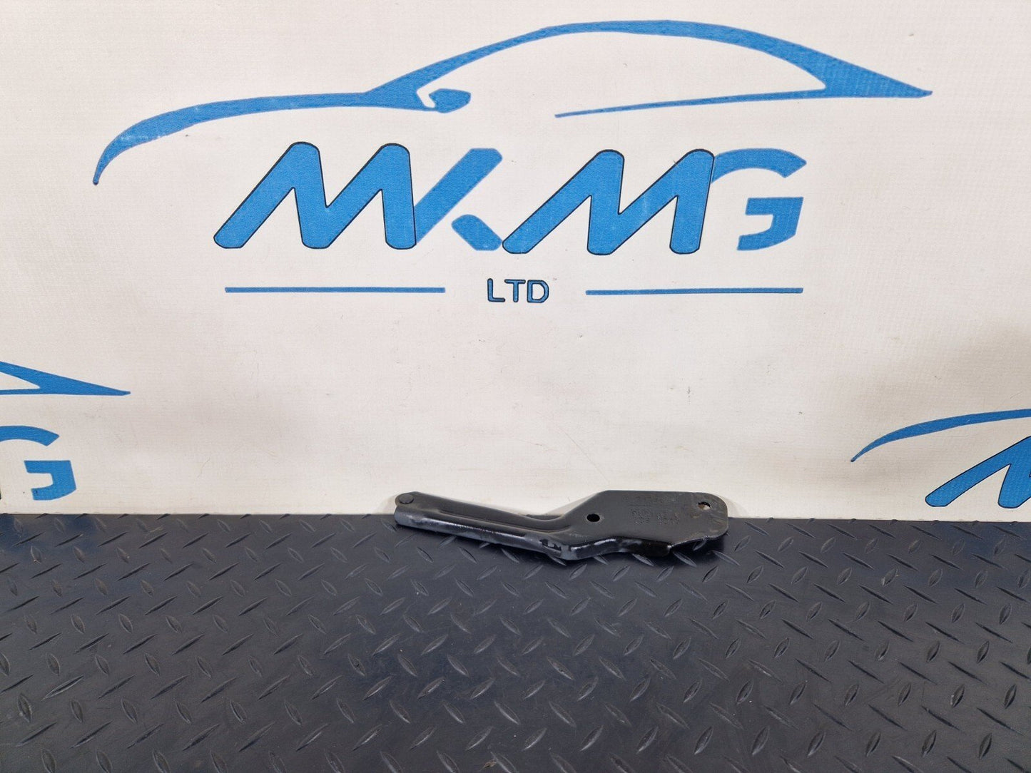 16-24 AUDI A5 F5 CONVERTIBLE REAR RIGHT TAILGATE SUSPENSION MOUNTING 8W7827604