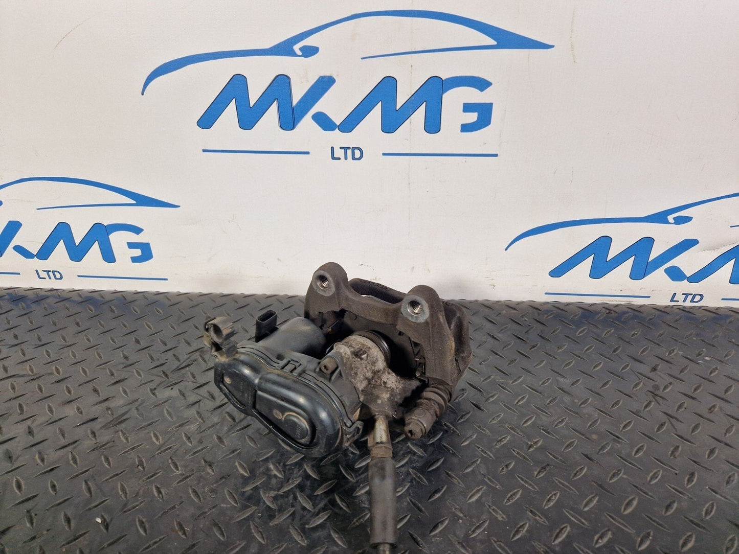 14-20 MERCEDES BENZ GLA X156 REAR LEFT SIDE BRAKE CALIPER A2464232398