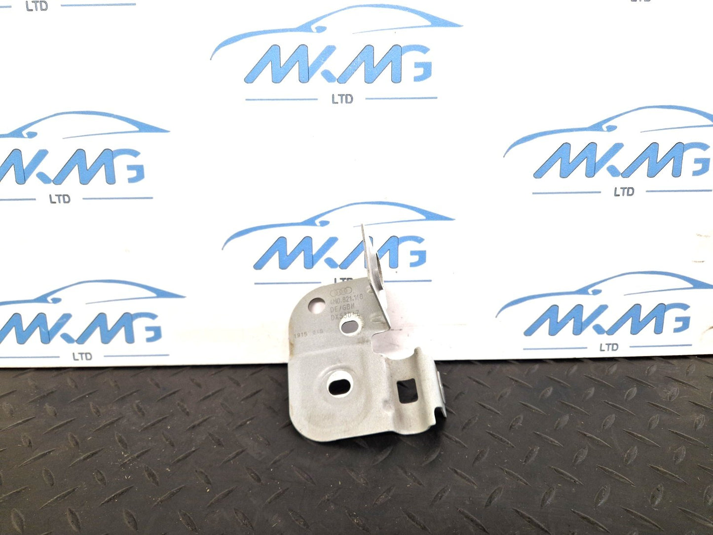 16-20 AUDI Q7 4M GENUINE FRONT RIGHT O/S FENDER HOLDER WING BRACKET 4M0821168