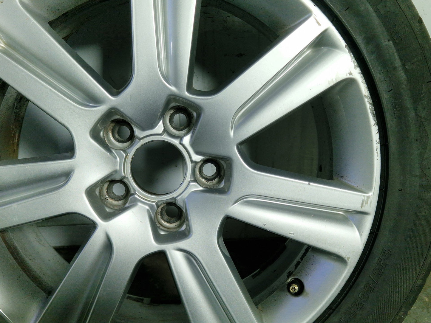 Audi MK4 17" Alloy Wheel with Tyre 225/50/17 ~6mm 8K0601025B