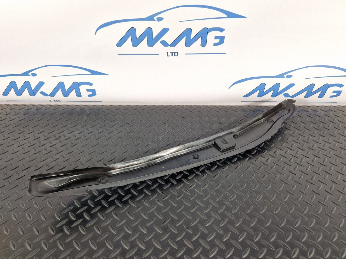 19-ON MERCEDES BENZ B CLASS W247 OEM FRONT RIGHT FENDER GAP COVER A2478890500