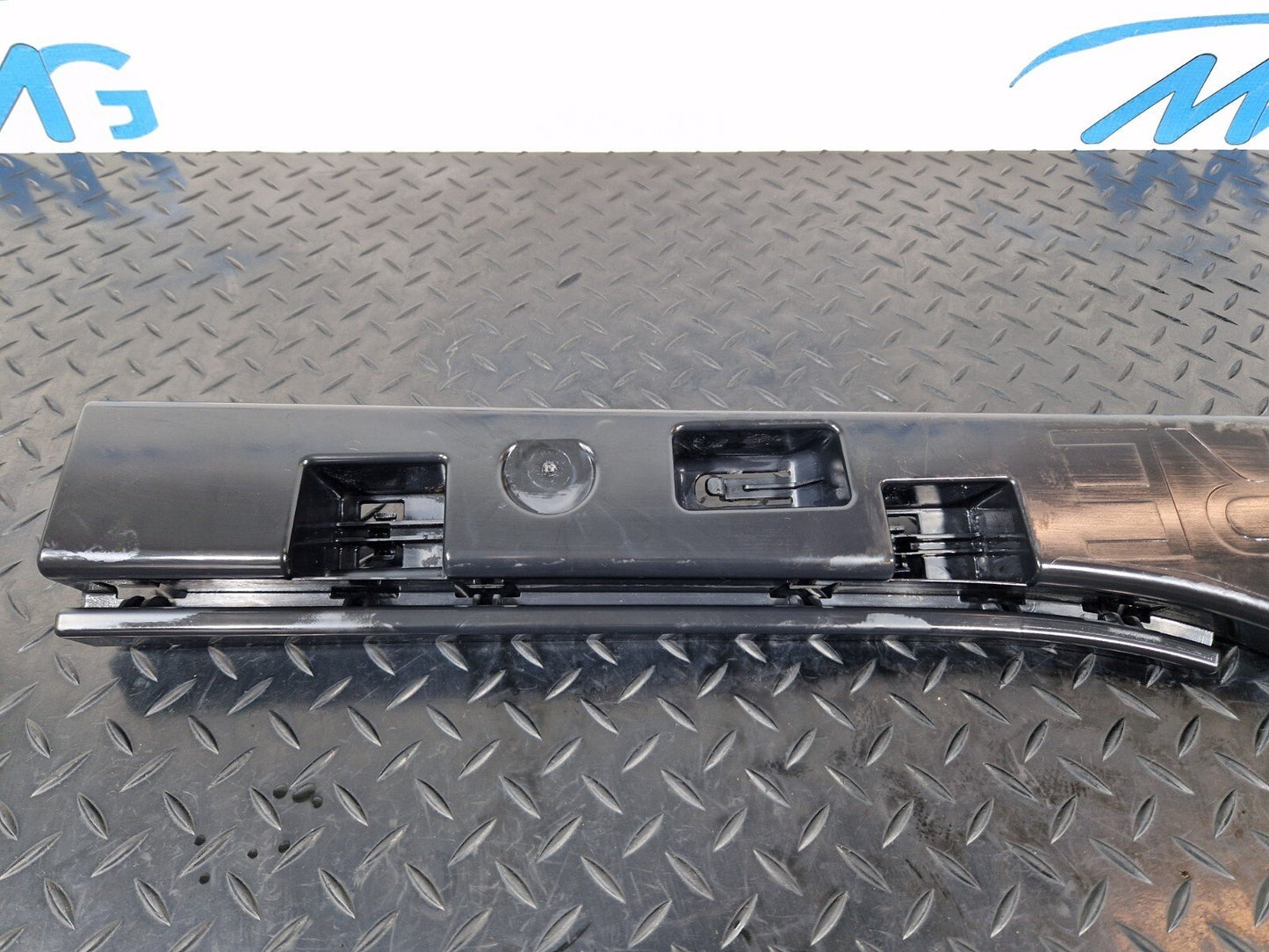 14-21 BMW 2 SERIES F45 F46 GENUINE REAR RIGHT SIDE SKIRT BRACKET 7318862
