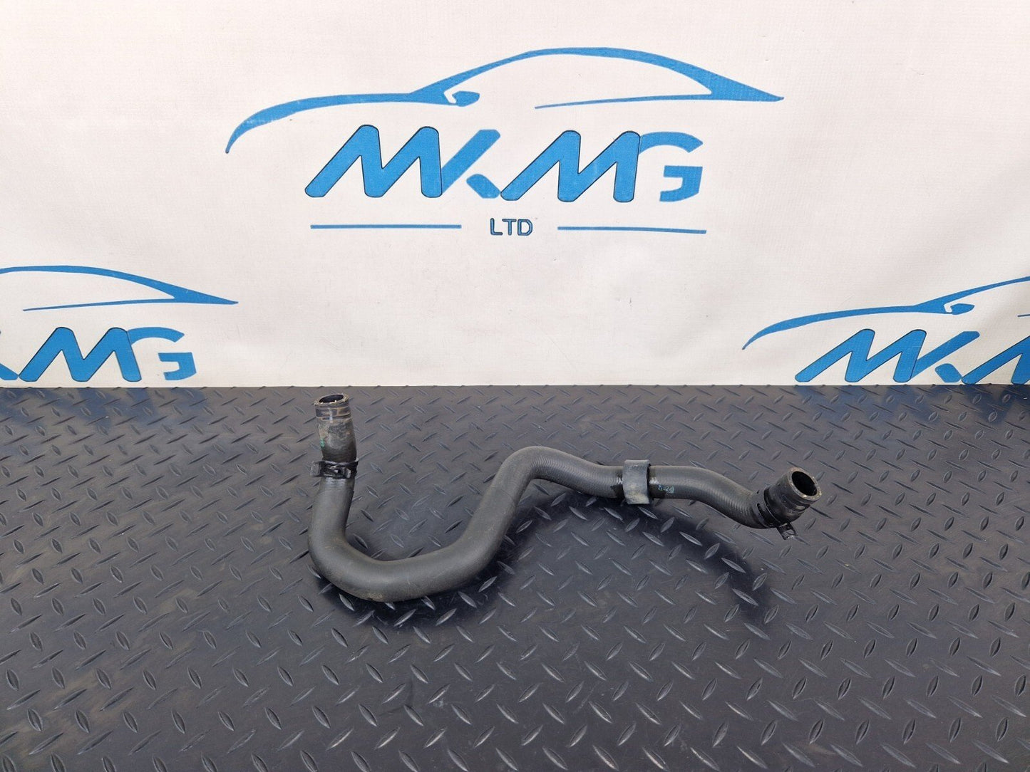 14-21 MERCEDES BENZ C200 W205 ENGINE WATER COOLANT PIPE HOSE A2058301302