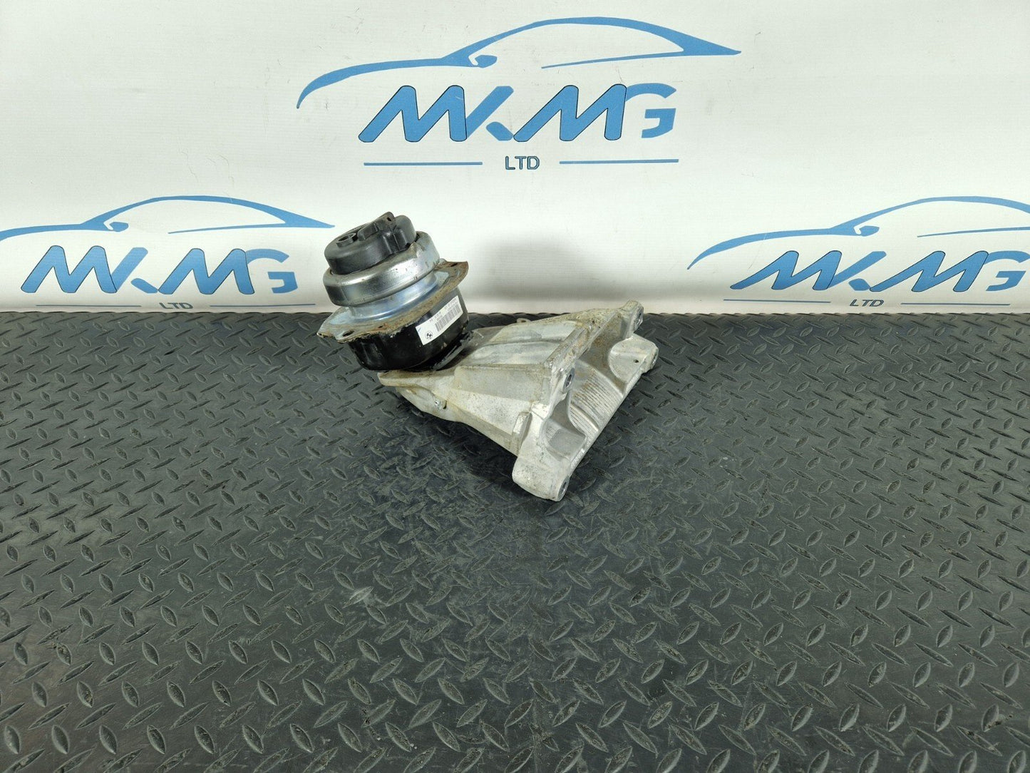 10-13 BMW X5 E70 LCI GENUINE RIGHT ENGINE SUPPORT BRACKET 6790022
