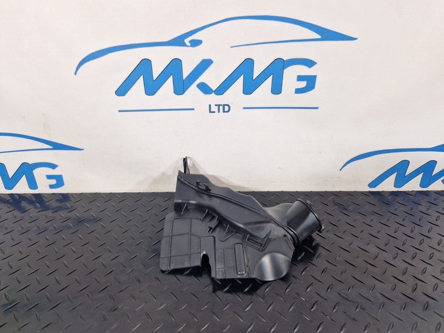 BMW X1 X2 SERIES DRAIN DUCT 7385250 F48 F39