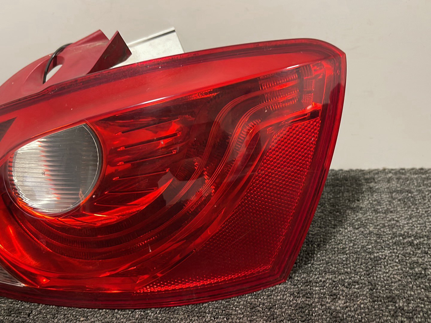 2011 Seat Ibiza MK4 FL- 6J Genuine Rear Right O/S Outer Tail Light 6J4945112B