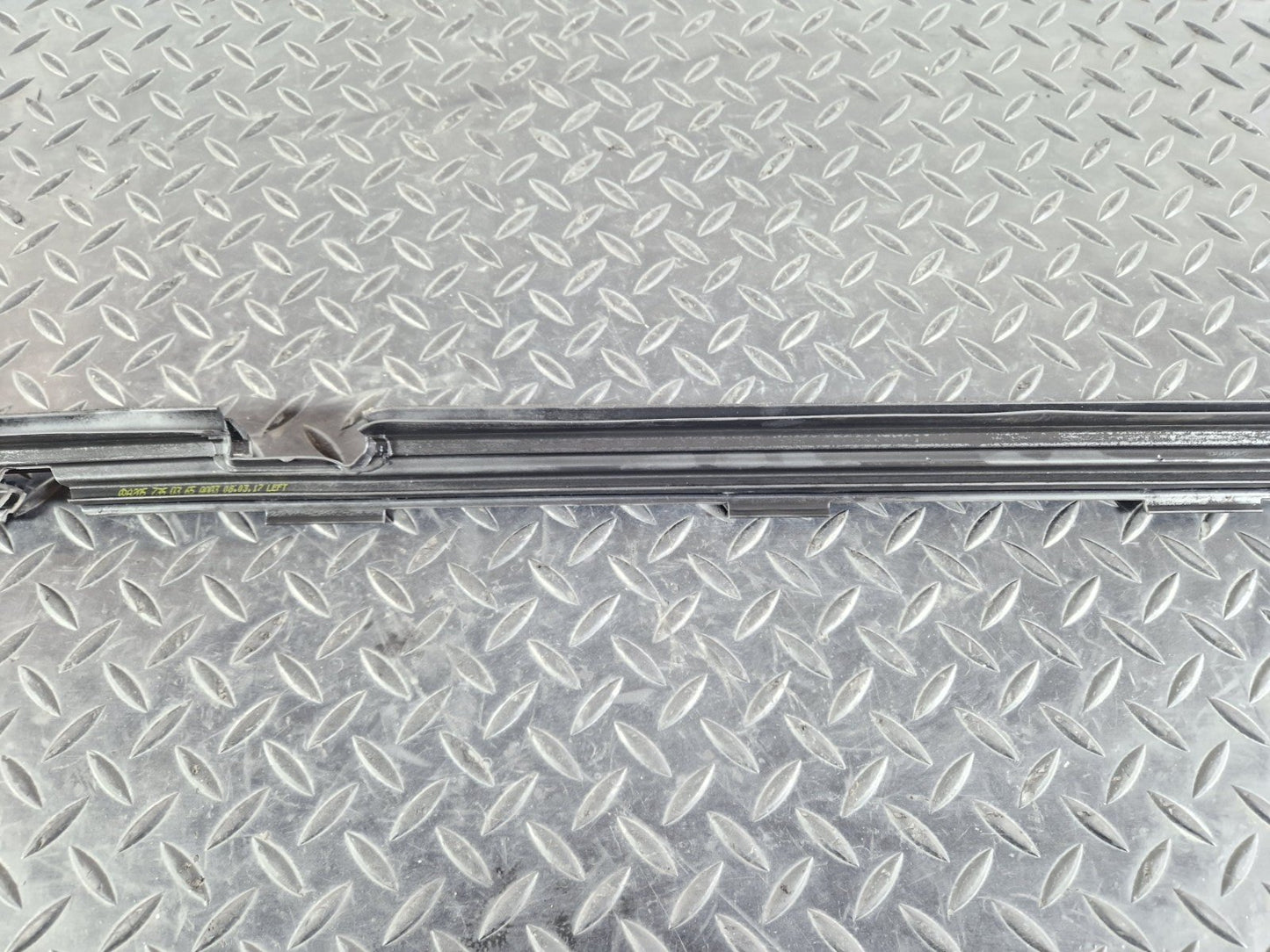 OEM MERCEDES C CLASS W205 REAR LEFT WINDOW SEALING RAIL DOOR STRIP A2057350365