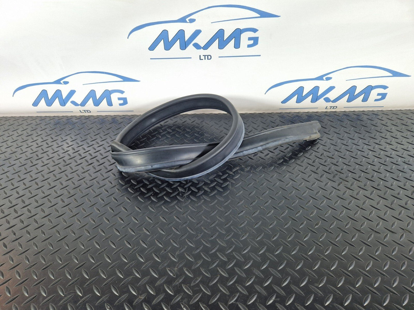14-21 BMW 2 SERIES GRAN TOURER F45 F46 REAR ENGINE RUBBER SEAL 7300516