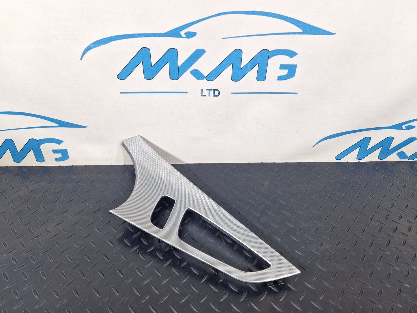 15-18 AUDI A7 4G OEM INTERIOR DOOR SURROUND TRIM RIGHT DRIVER SIDE 4G8867410