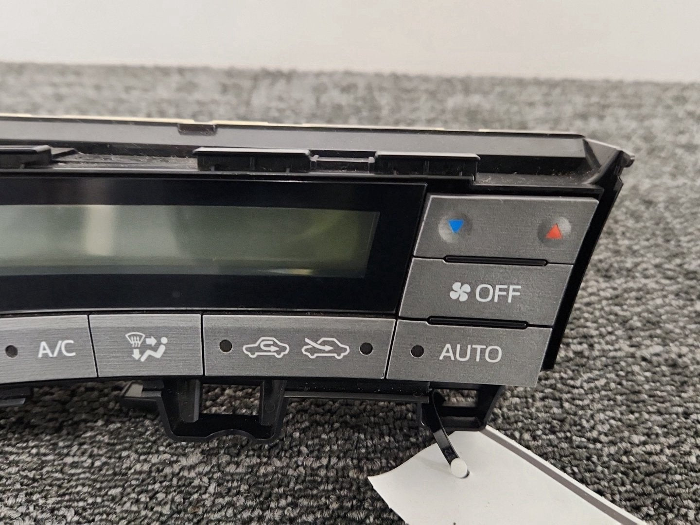 Toyota Prius MK3 (ZVW30) Hatchback Genuine Heater Control Switch Panel 75D725