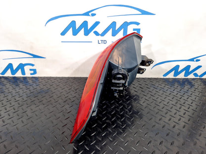 16-22 BMW X1 F48 REAR RIGHT O/S/R GENUINE OUTER TAIL LIGHT 7488542 (DAMAGED)