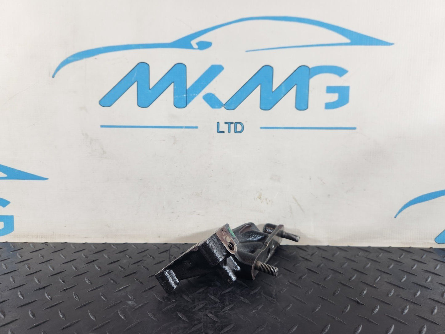 16-20 AUDI Q7 4M 3.0 TDI V6 TURBO BRACKET MOUNT HOLDER 059145105AC