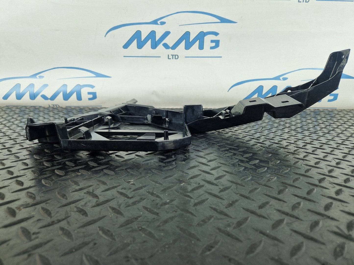 11-19 MERCEDES BENZ ML W166 GENUINE LEFT REAR BUMPER BRACKET  A1668851121