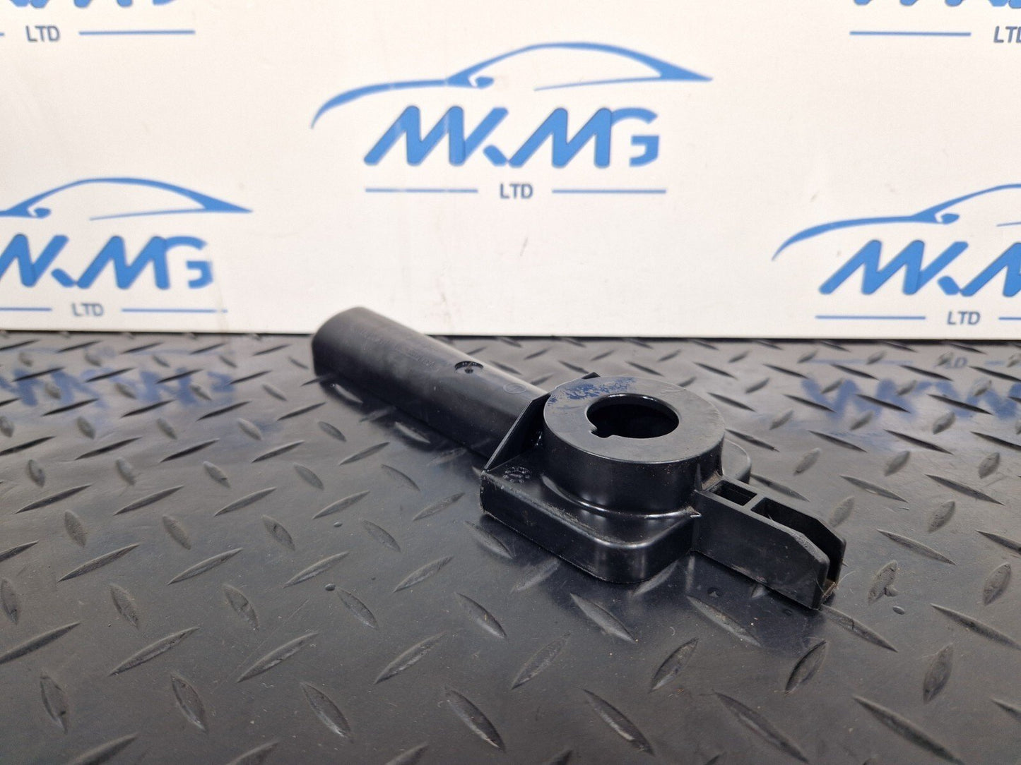16-23 AUDI S5 COUPE FRONT RIGHT OR LEFT SIDE RADIATOR BRACKET 8W0805201
