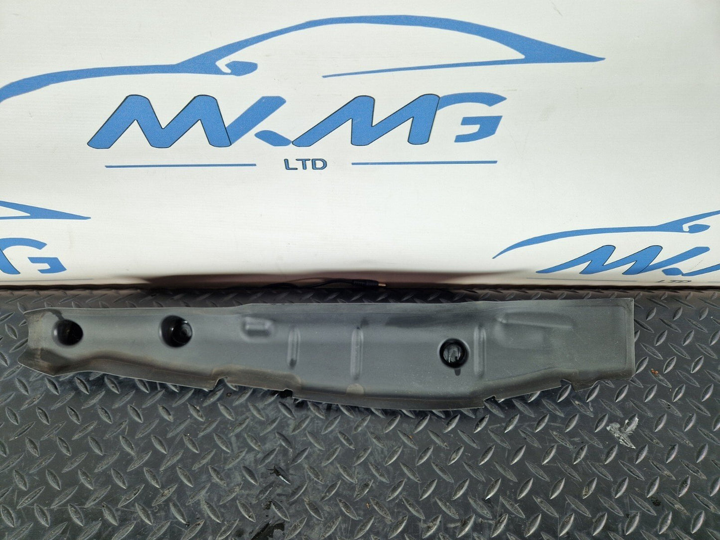 16-24 AUDI A5 F5 COUPE OEM FRONT RIGHT SIDE WING END PLATE 8W6821112