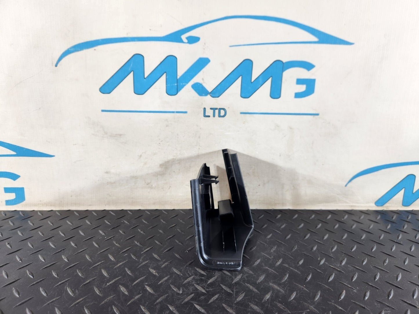 MERCEDES BENZ B CLASS W247 FRON RIGHT O/S SIDE SEAT RAIL COVER A2479190800