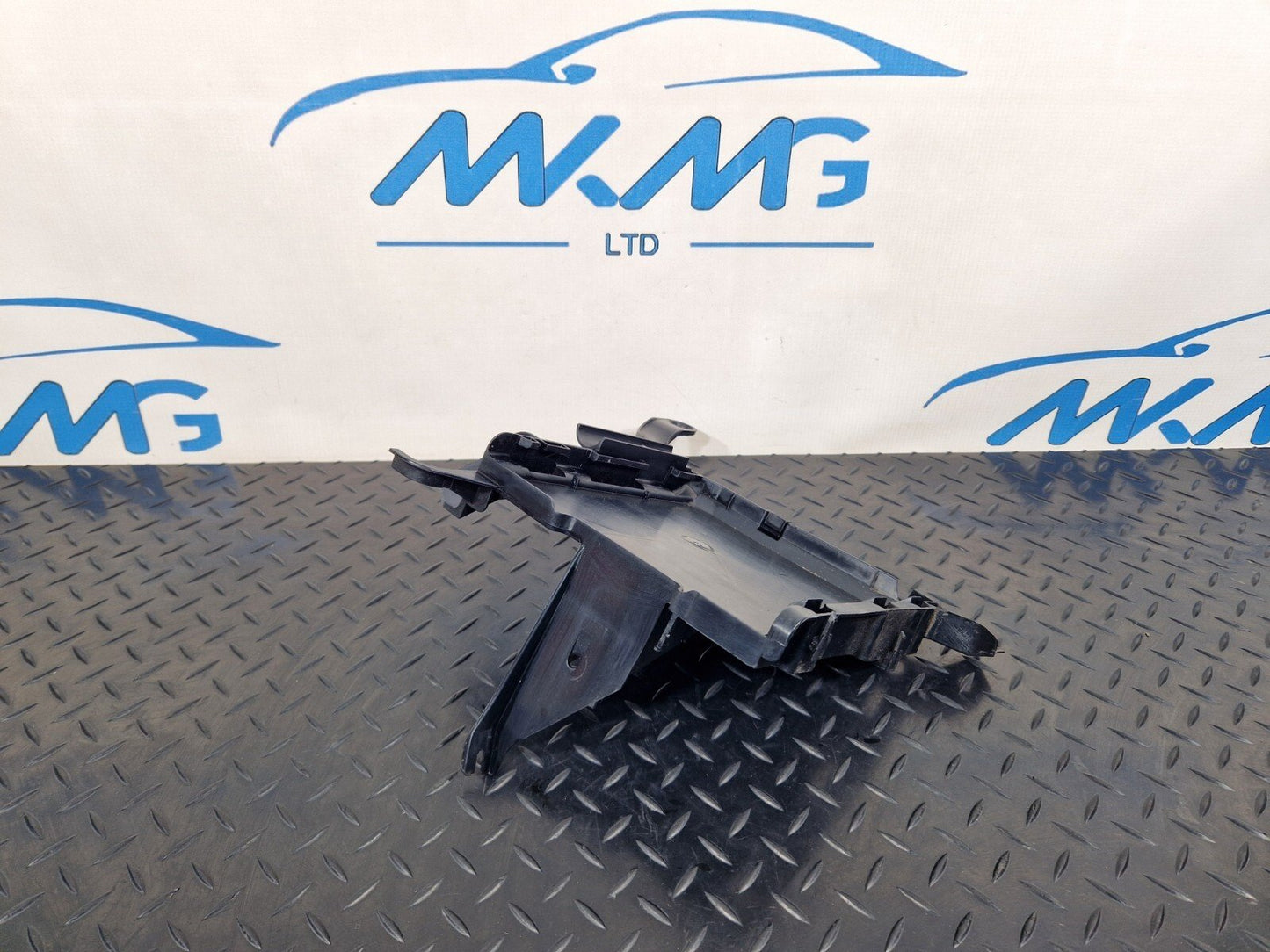 16-23 AUDI A5 F5 SPORTBACK S-LINE GENUINE ENGINE ECU HOLDER BRACKET 8W0907647A