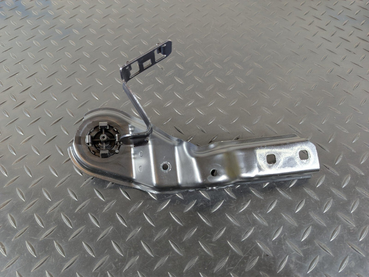16-22 BMW X1 F48 GENUINE FRONT RIGHT DRIVER SIDE BONNET STRUT BRACKET 7355992