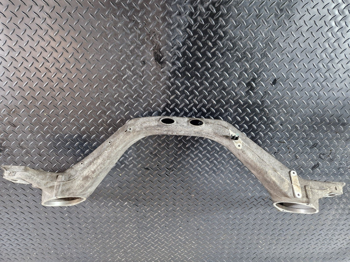 10-15 AUDI Q7 4L GENUINE ENGINE SUPPORT MOUNT BRACKET 7L8199207A
