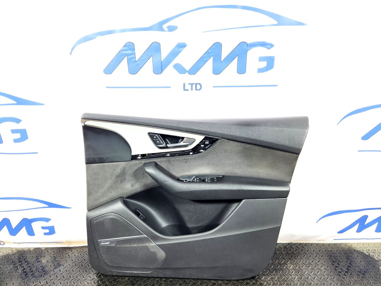 16-20 AUDI Q7 4M OEM FRONT RIGHT ALCANTARA DOOR CARD PANEL COVER 4M2867106