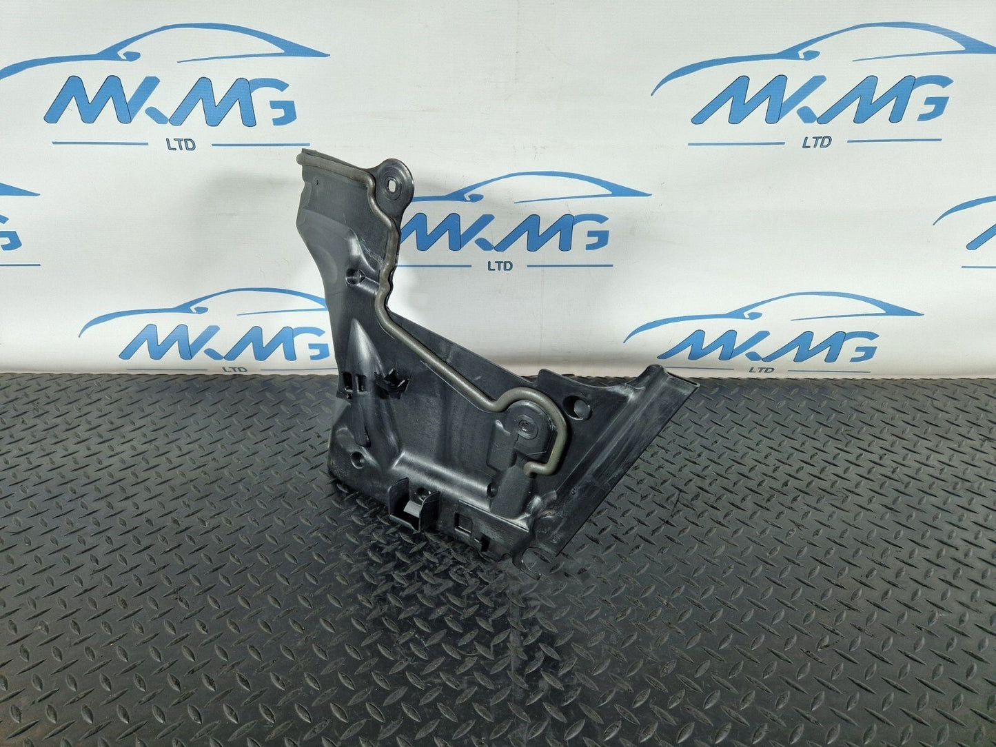 14-21 MERCEDES BENZ W205 GENUINE ENGINE PARTITION PROTECTION SHIELD A2056205801