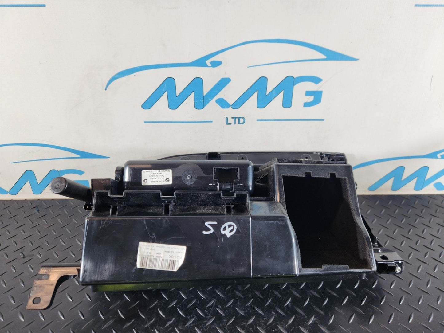 BMW 640d F06 Genuine Dashboard Glove Box 9197573 9229942