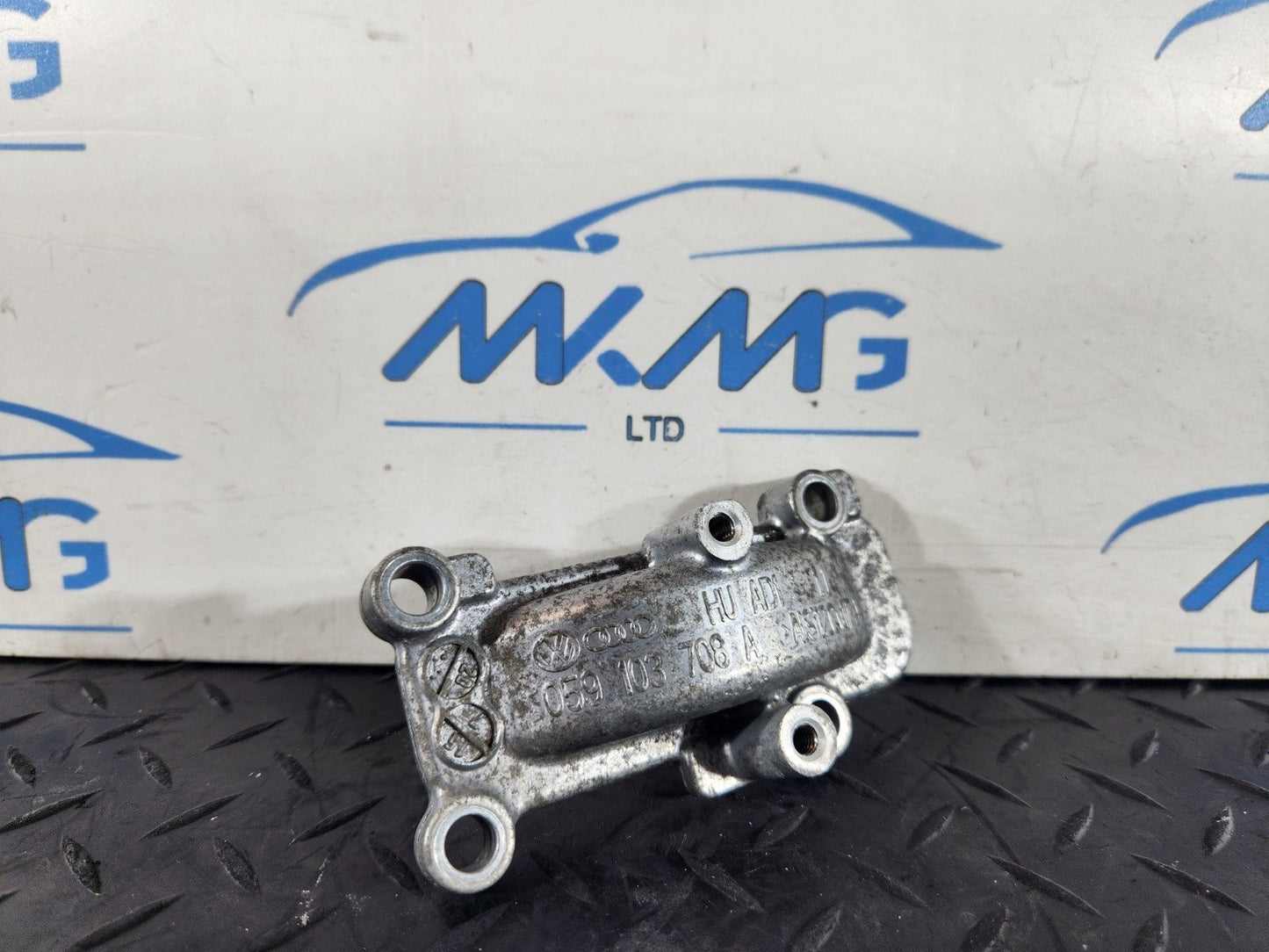 16-20 AUDI Q7 4M 3.0 TDI CRTC CYLINDER HEAD END PLATE 059103708A